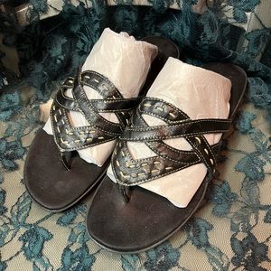 Aerosoles Black Leather Sandals